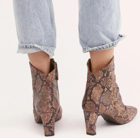 Free People Cybill Boots Ankle Tan Smooth Slouchy Leather Size 38 EU 7.5/8 US - Picture 3 of 14